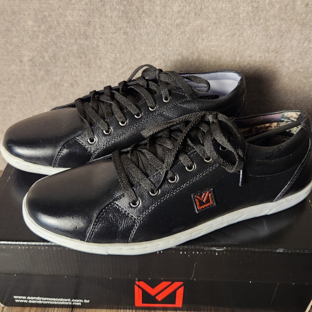 Sandro Moscoloni Hash Sneakers Mens 8.5 Black Leather Excellent Low Top Shoes